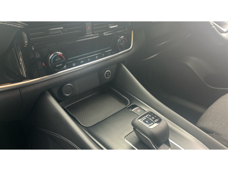 Nissan Qashqai 1.3 DiG-T MH 158 N-Connecta 5dr Xtronic Petrol Hatchback